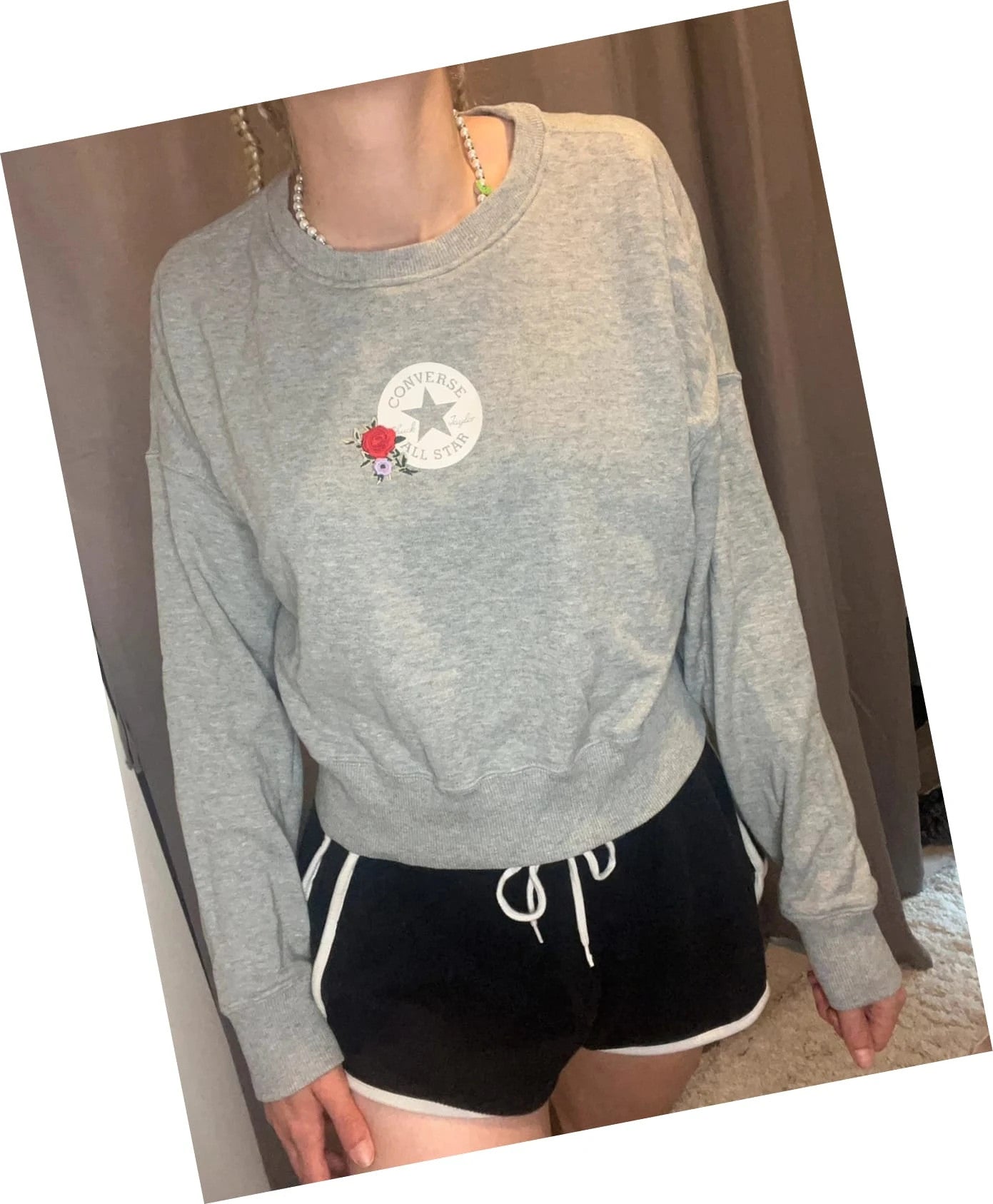 Sweat converse fleurs brodées