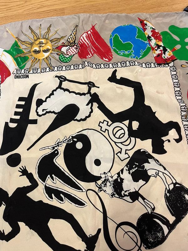 Foulard en soie Moschino Archives 80x85