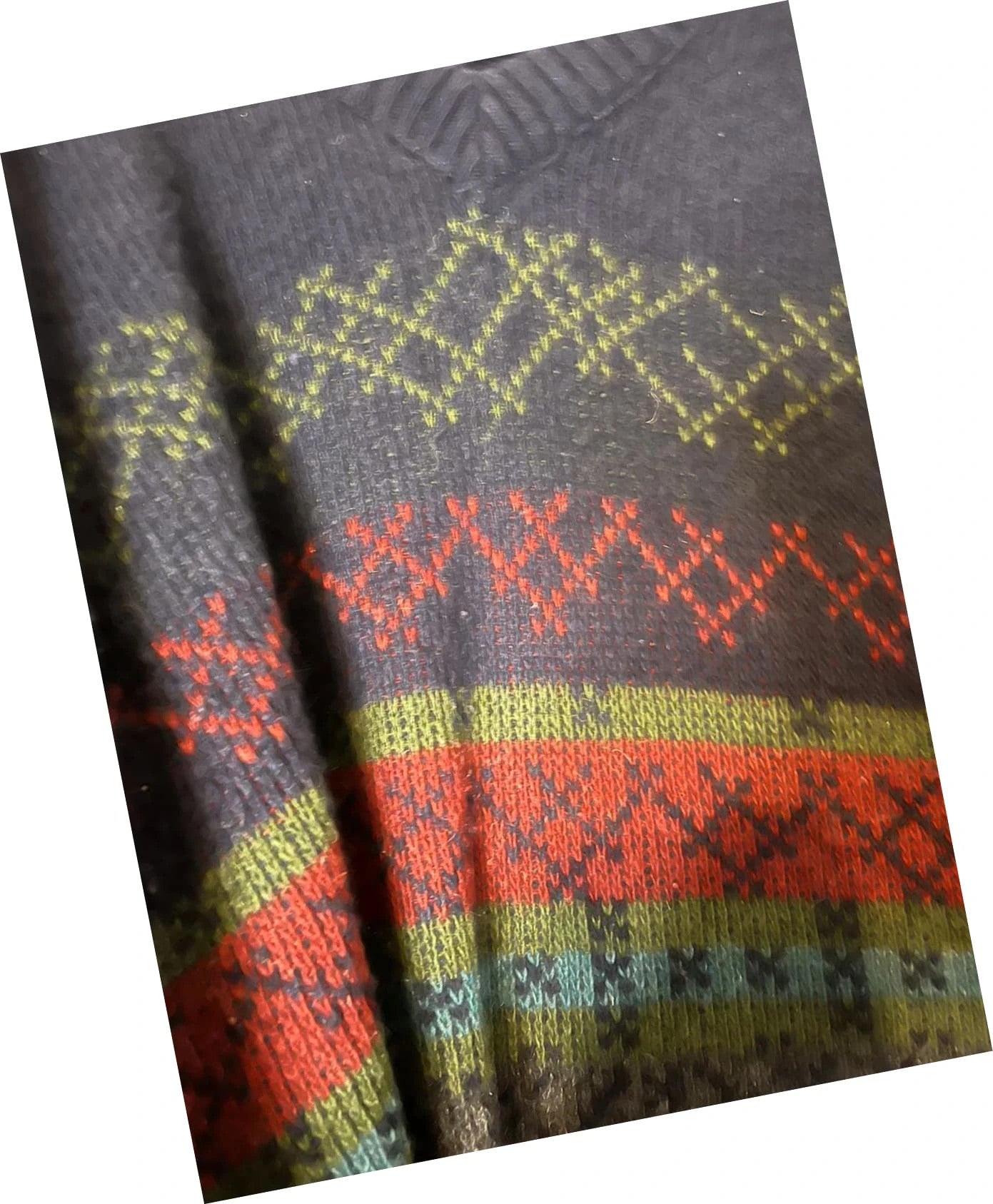 Pull vintage col V motifs jacquard