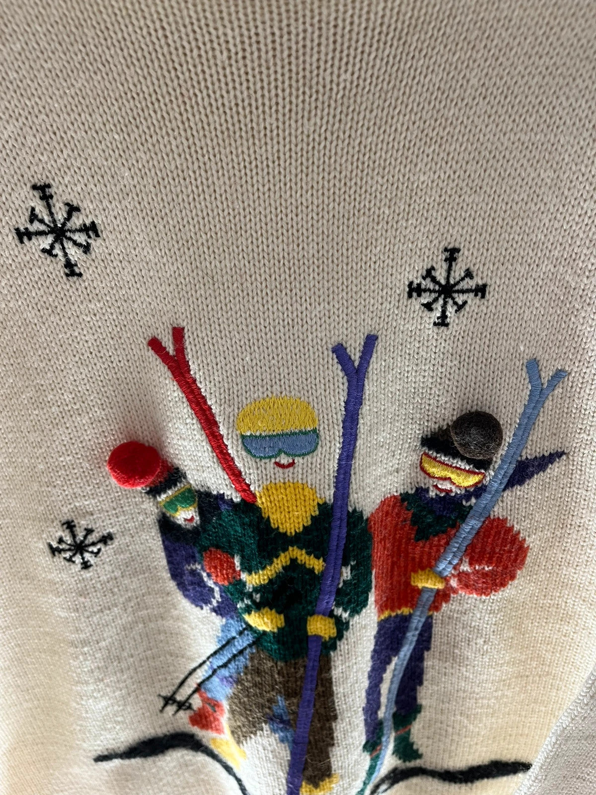 Pull vintage d’hiver à motifs brodé