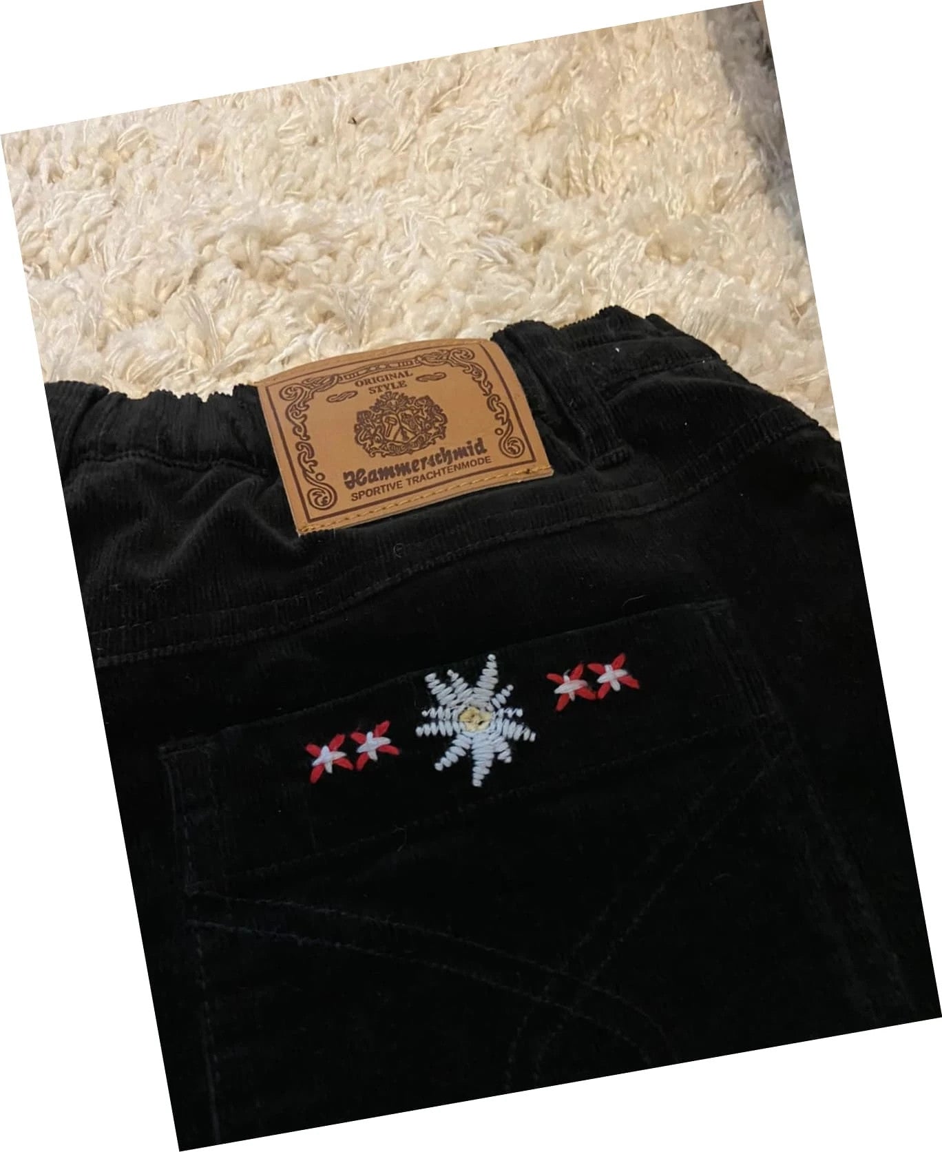 Pantalon Hammerschmid en velours côtelé fleurs brodées