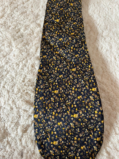 Cravate Cacharel vintage à fleurs en soie made in Italy