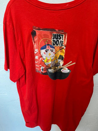 T-shirt Nike food ramen