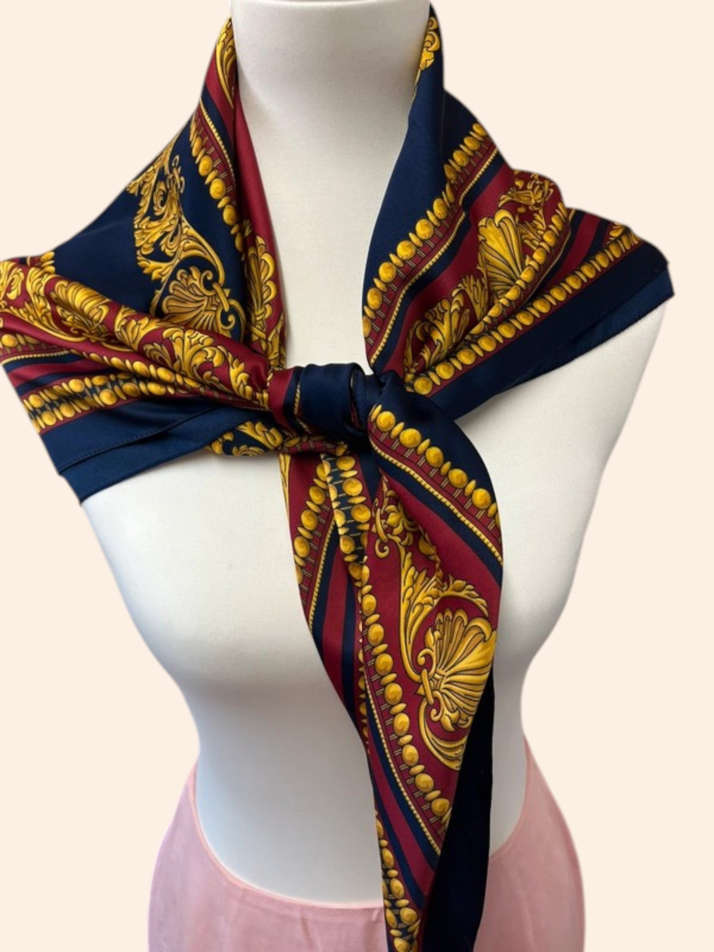 Foulard vintage à motifs 90x90