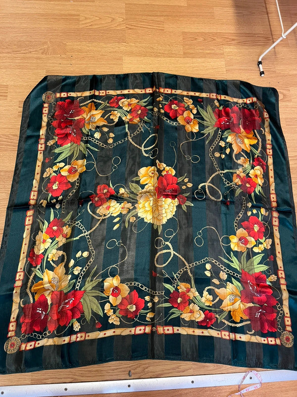 Foulard vintage motifs fleurs 95x95