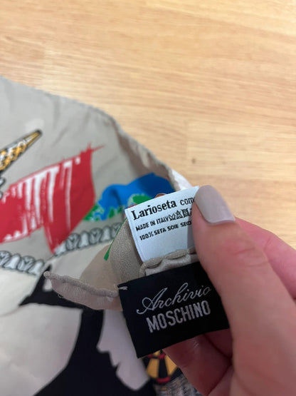 Foulard en soie Moschino Archives 80x85