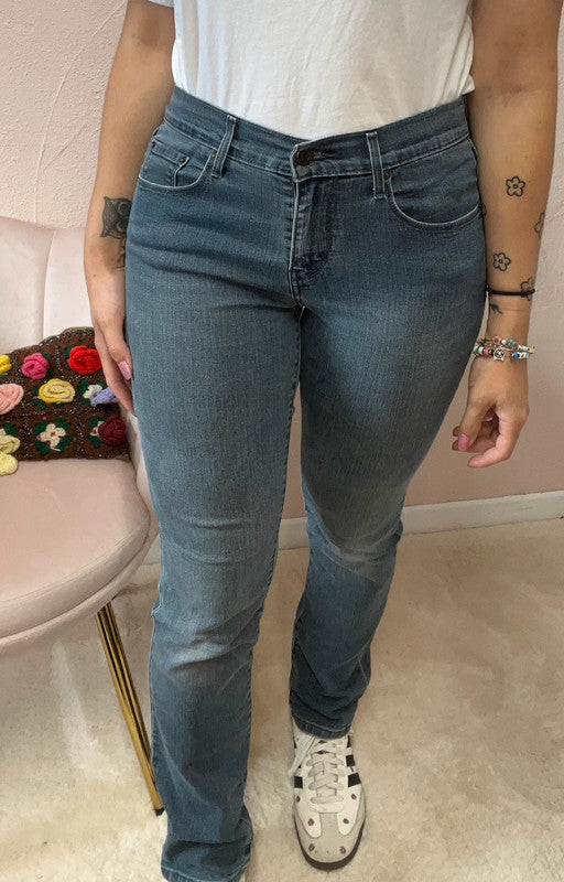 Levis 505 straight W27/L32