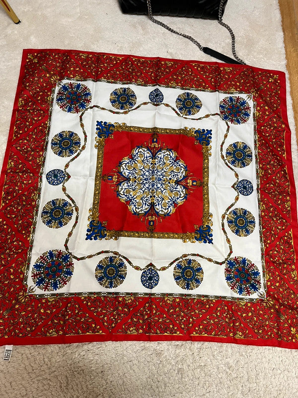 Foulard vintage à motifs 80x80
