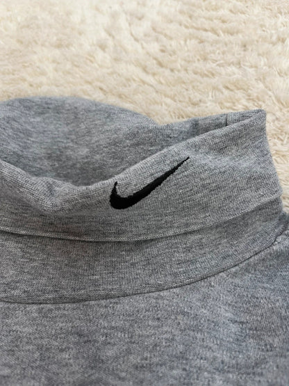 Sous pull Nike - Logo brodé sur le col