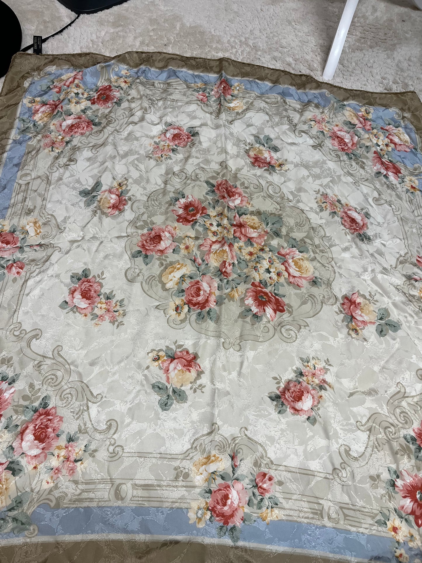 Foulard vintage - Motifs fleurs 100% soie