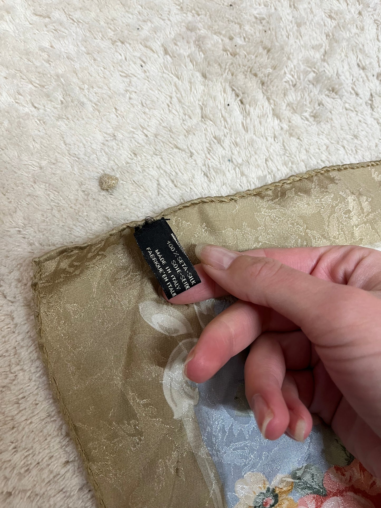 Foulard vintage - Motifs fleurs 100% soie