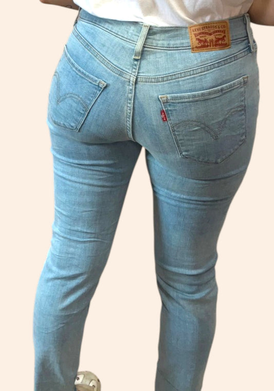 Levis classic straight W27/L30
